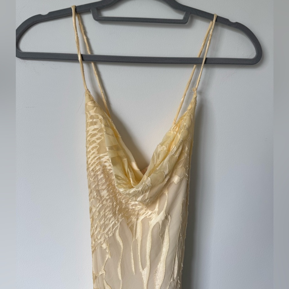 ASTR the Label Gaia Dress in Cream Burnout Floral - Size XS - Picture 9 of 15